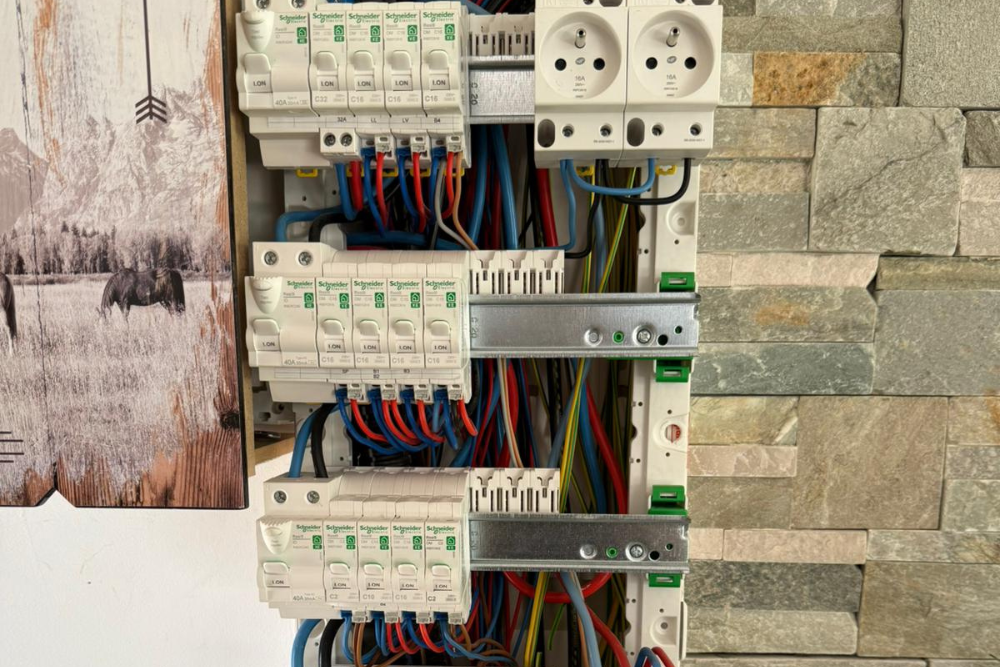 Electricien à Bessan pour vos installations ou rénovations électriques par Nab's Multiservices